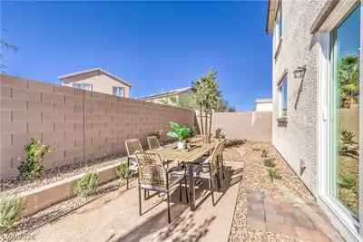 6028 Bamboo Breeze Way Patio
