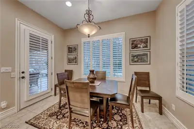 41 Moltrasio Lane Dining Area