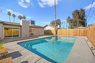 1707 South 8th Pool