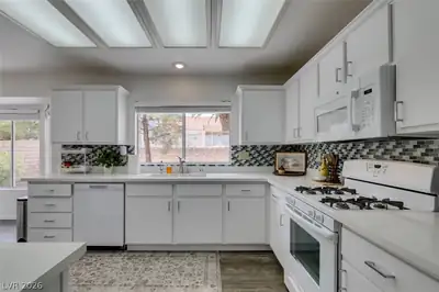 2817 Lotus Hill Drive Kitchen