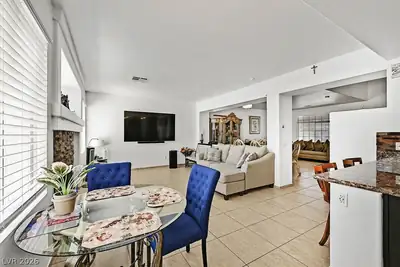 1416 Phyllis Dining Area