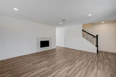 571 Greenbriar Townhouse Way 