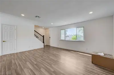 571 Greenbriar Townhouse Way 