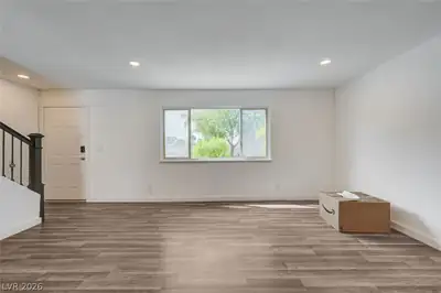 571 Greenbriar Townhouse Way 