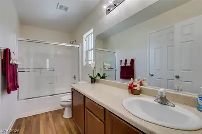 4033 Puebla Street Primary Bathroom