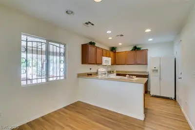 4033 Puebla Street Kitchen