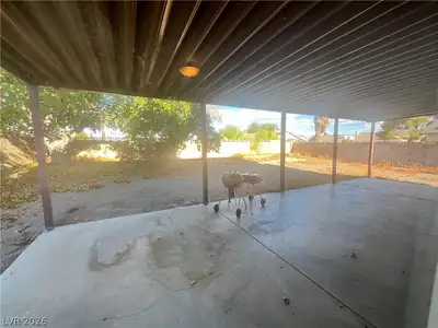 4084 DEERFIELD Avenue Patio