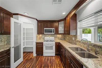 6500 Wild Horse Road Kitchen