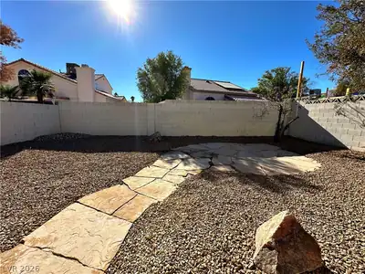 1645 Autumn Rust Drive Yard