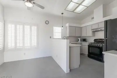 7045 Sawtooth Drive Kitchen