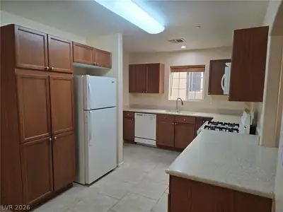 9160 Column Court Kitchen