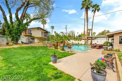 1804 Chapman Drive Yard