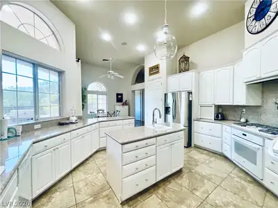 6165 Misty Brook Court Kitchen
