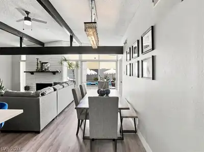 5128 Champions Avenue Dining Area