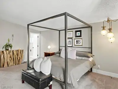 5128 Champions Avenue Primary Bedroom