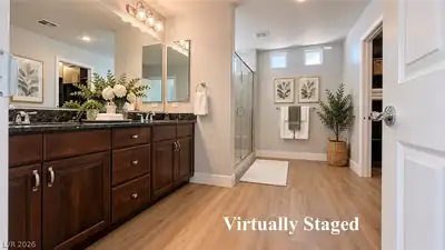 5718 Woodchester Avenue Primary Bathroom
