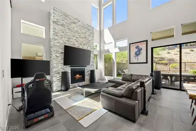 5245 Fading Sunset Drive Living Room