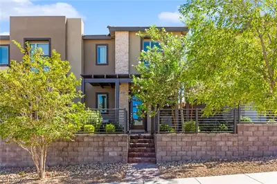 11676 Hamilton Lake Avenue Las Vegas, NV 89138
