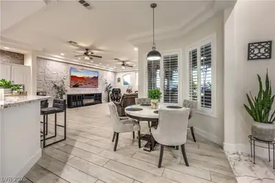 9390 Stange Avenue Dining Area