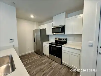 927 Pink Sugarbird Street, Henderson, NV 89011 Kitchen