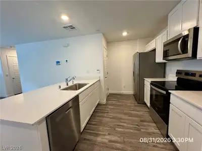 927 Pink Sugarbird Street Kitchen