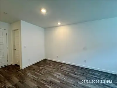 927 Pink Sugarbird Street Dining Area