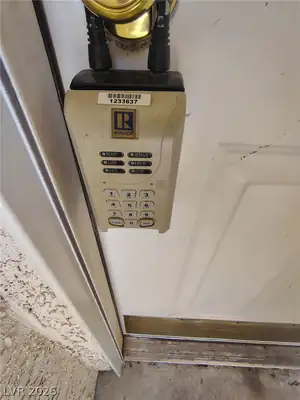 4255 Belkin Court Entry