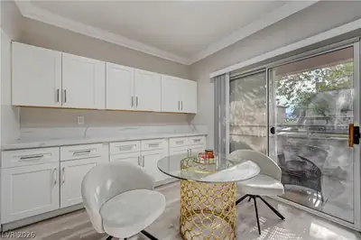 5415 West Harmon Avenue 1029 Dining Area