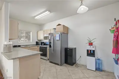 5655 East Sahara Avenue 1069 Kitchen