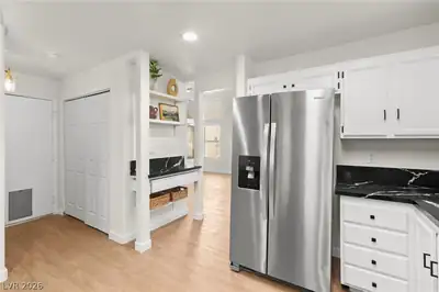 9034 Trombone Lane Kitchen