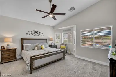 5201 Primrose Flower Avenue Bedroom