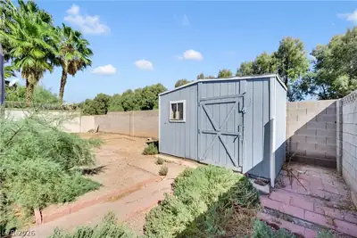 5914 Sassy Rose Drive Yard