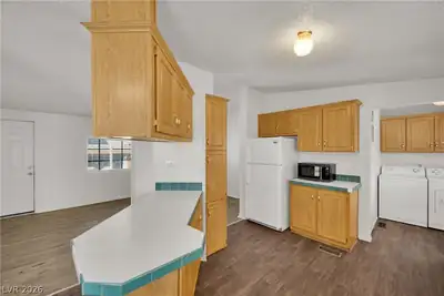 5914 Sassy Rose Drive Kitchen
