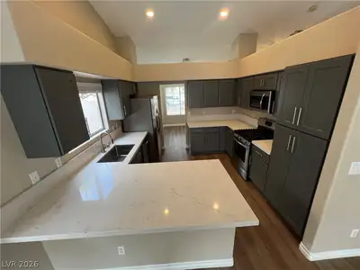 4717 Pointe Decatur Kitchen