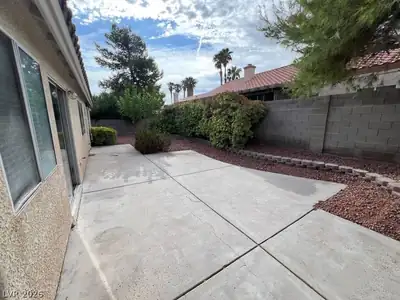 4717 Pointe Decatur Patio
