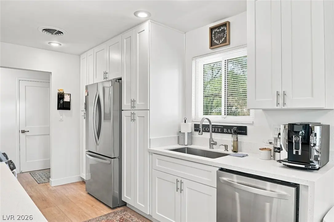 609 SIERRA Lane