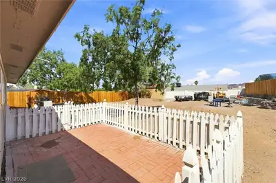 609 SIERRA Lane Patio