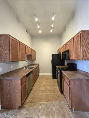 2305 West Horizon Ridge Parkway 1521 Kitchen
