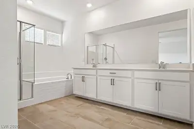 3631 Dusted Glow Avenue Primary Bathroom