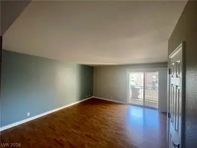 5206 River Glen Drive 250 Living Room