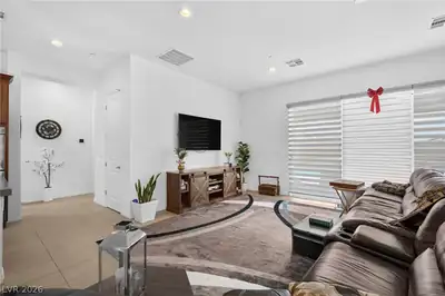 1179 North Water Street Living Room