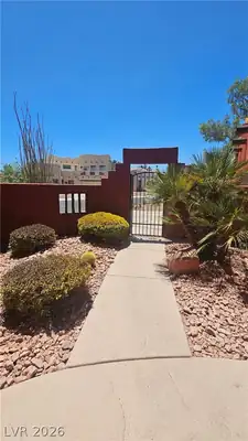 8152 Eagle Dancer Yard