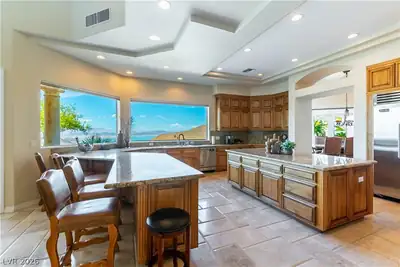 224 Hallett Cove Court Kitchen