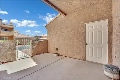 6908 Dorita Avenue 102 Patio