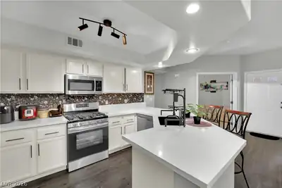6908 Dorita Avenue 102 Kitchen