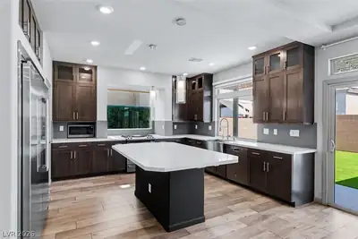 6723 Vista Roma Avenue Kitchen
