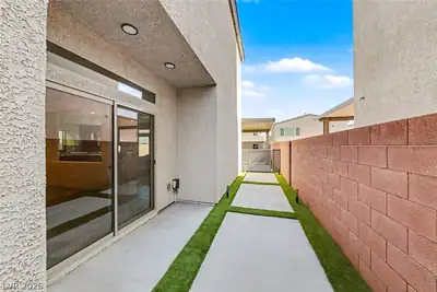 6723 Vista Roma Avenue Patio