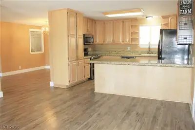 4210 Kevin Way Kitchen