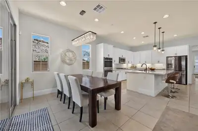 4 Bobado Lane Dining Area