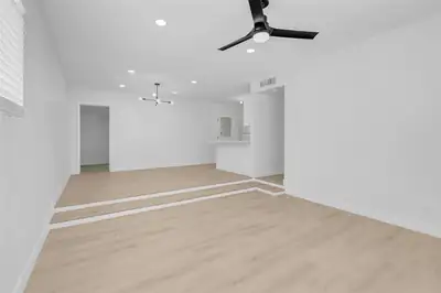 4313 El Conlon Avenue Living Room